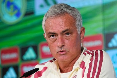 Huijsen gana peso en el Real Madrid y Mourinho lo mantiene como fijo tras la derrota en Sevilla