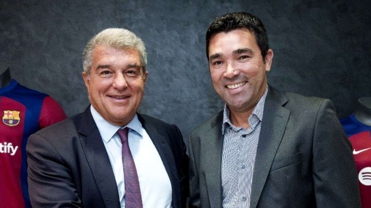 Javi Guerra sigue en la agenda del Barcelona tras el intento frustrado del verano