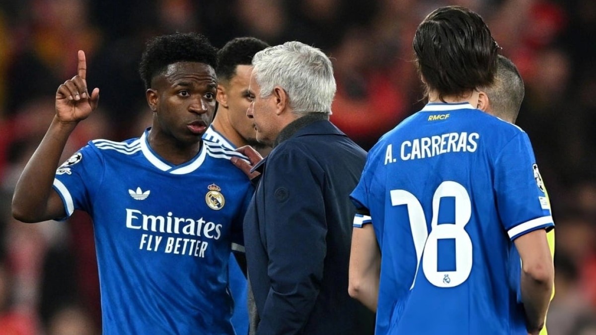 Mourinho sostiene a Vinicius pese al ruido tras el tropiezo en Sevilla
