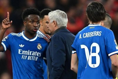Mourinho sostiene a Vinicius pese al ruido tras el tropiezo en Sevilla