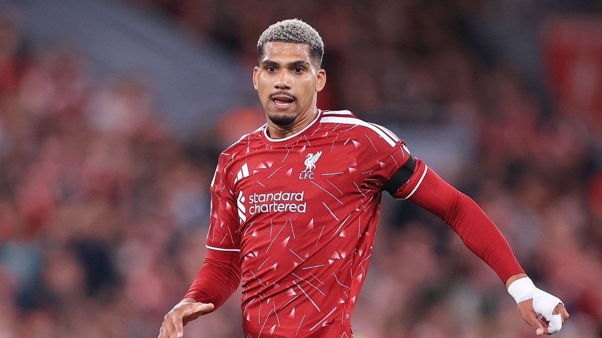 Araujo se gana sitio en el Liverpool y abre la puerta a seguir en Anfield