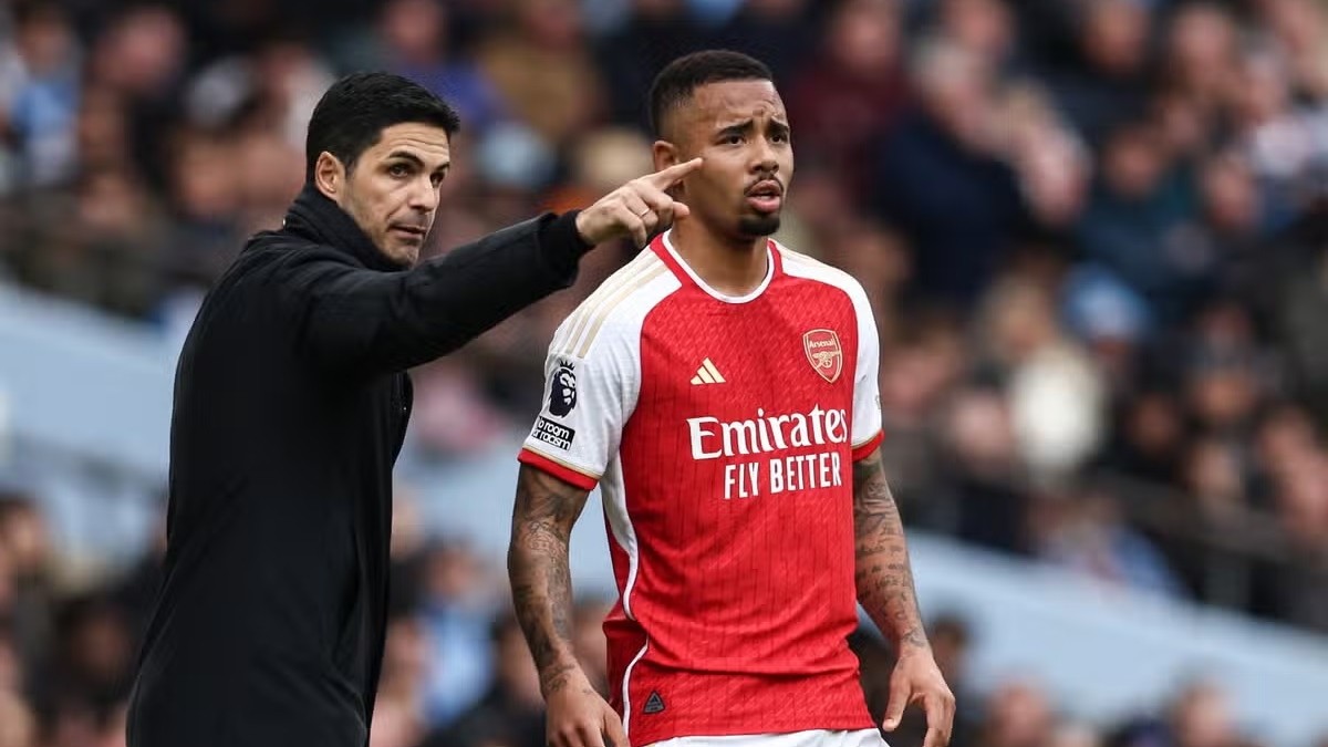 Arteta se desmarca de Gabriel Jesus tras su salida del Arsenal y el brasileño ya marca en el Barcelona