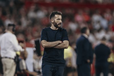 El Valencia destituye a Carlos Corberán y desmonta su cúpula deportiva