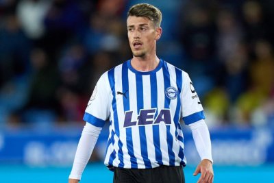 Antonio Blanco sigue en el Alavés tras un verano sin oferta convincente