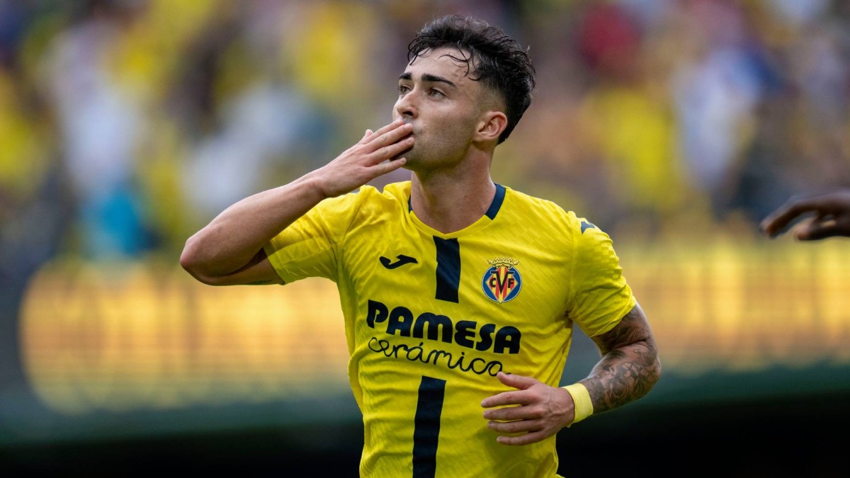 El Villarreal sigue de cerca el futuro de Alberto Moleiro ante el interés del Borussia Dortmund