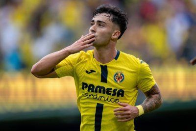 El Villarreal sigue de cerca el futuro de Alberto Moleiro ante el interés del Borussia Dortmund