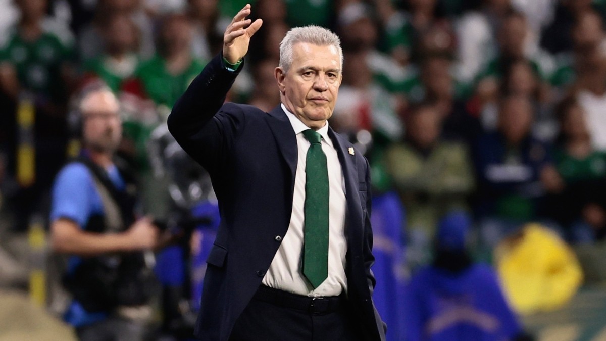 Javier Aguirre gana peso para dirigir al Valencia tras el primer contacto con Braulio Vázquez