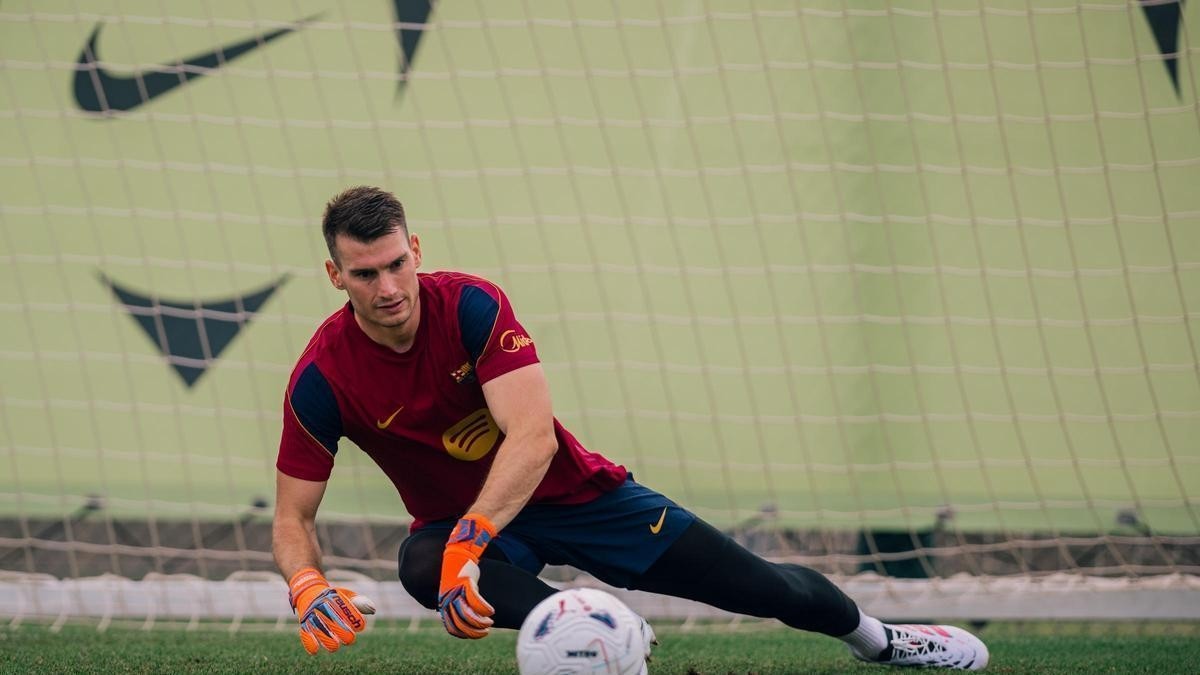 Flick se inclina por Szczesny para la portería del Barça en Sevilla