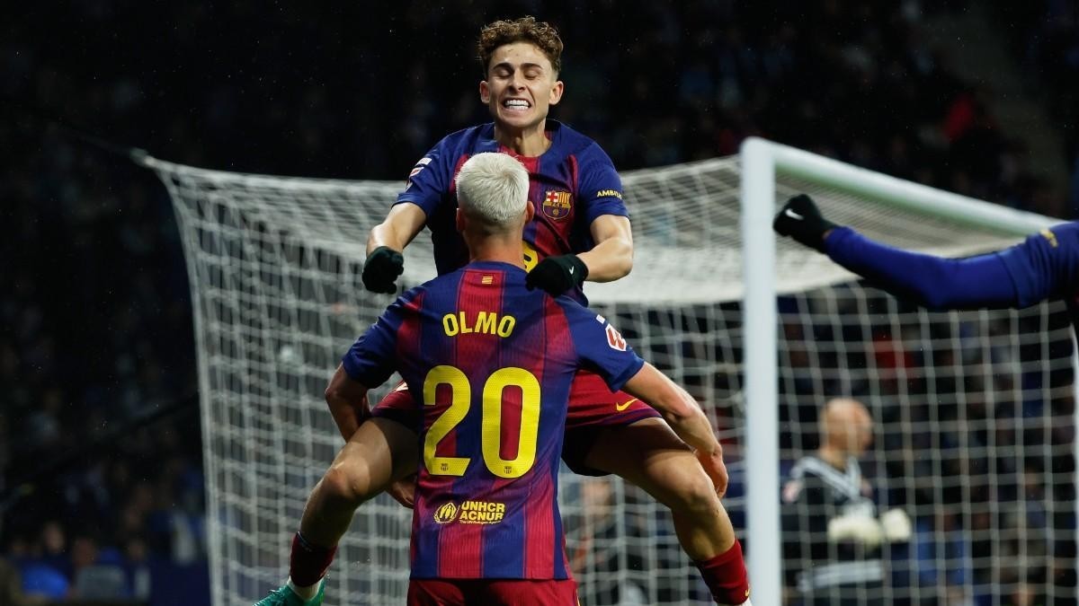 Dani Olmo y Fermín, una pelea por la mediapunta que Flick sigue administrando