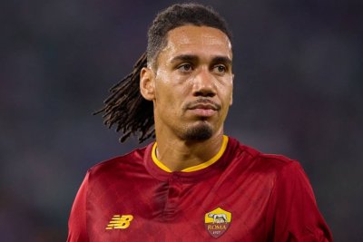 El Valencia estudia a Chris Smalling para reforzar el centro de la defensa