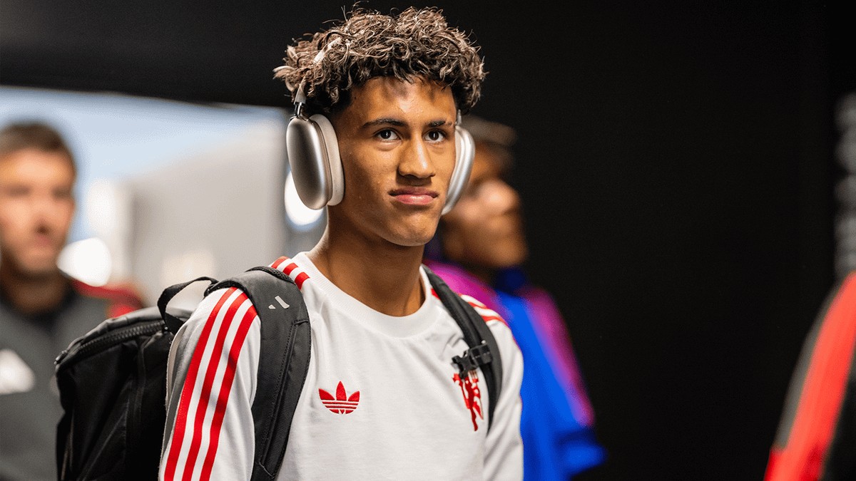 JJ Gabriel se acerca a España con Real Madrid y Barcelona atentos a su salida del United