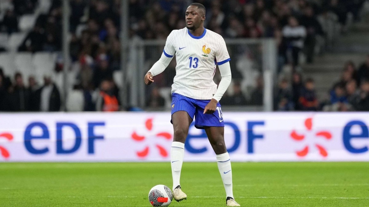 Konaté se cae de la selección francesa y vuelve a Madrid por un esguince en la rodilla derecha