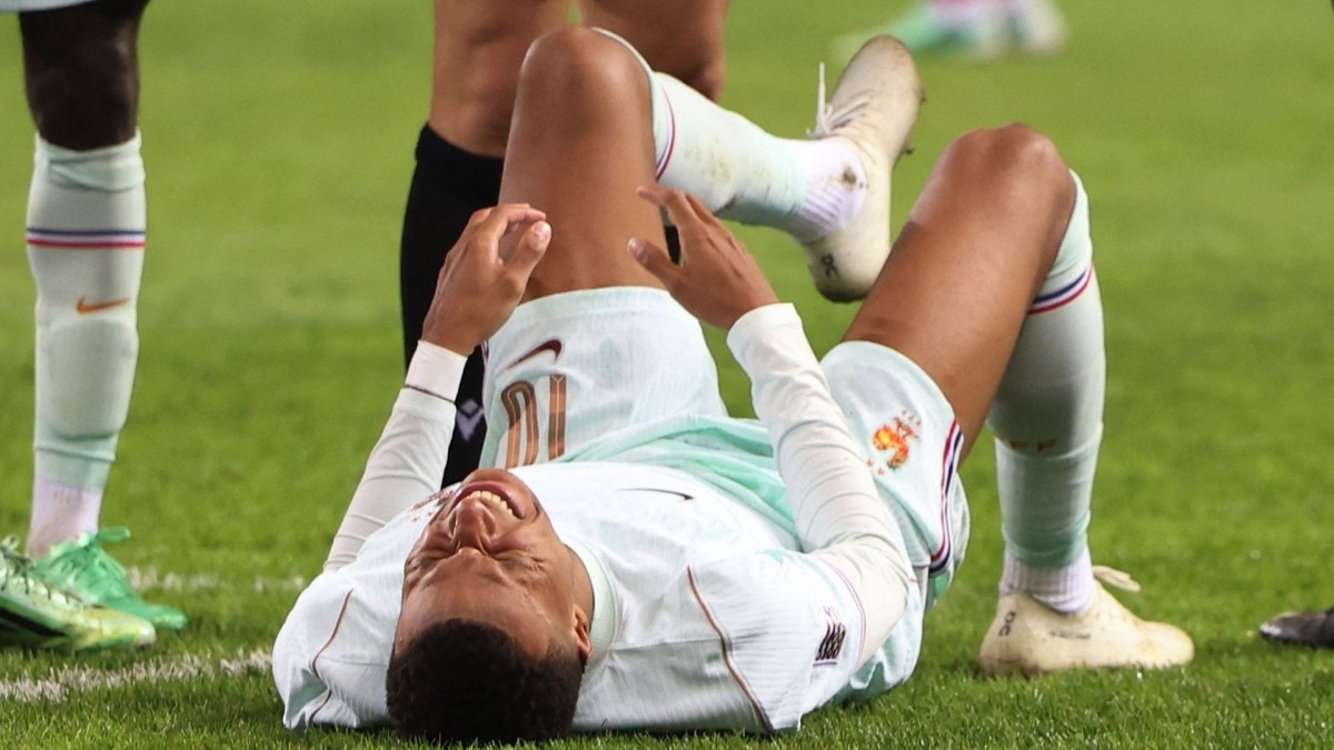 Mbappé progresa sin pasar por el quirófano y el Madrid vigila su vuelta ante el Villarreal