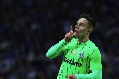 Fresneda vuelve a la agenda del Barcelona mientras el Sporting blinda su futuro