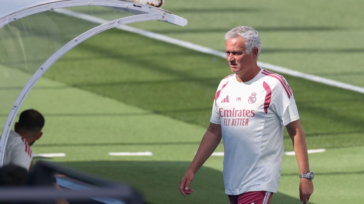 El Real Madrid estudia reforzar el eje de la defensa con tres nombres en la agenda de Mourinho