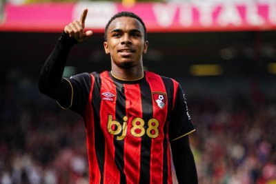 Junior Kroupi vuelve a la agenda del Barcelona mientras el Bournemouth fija un precio de estrella