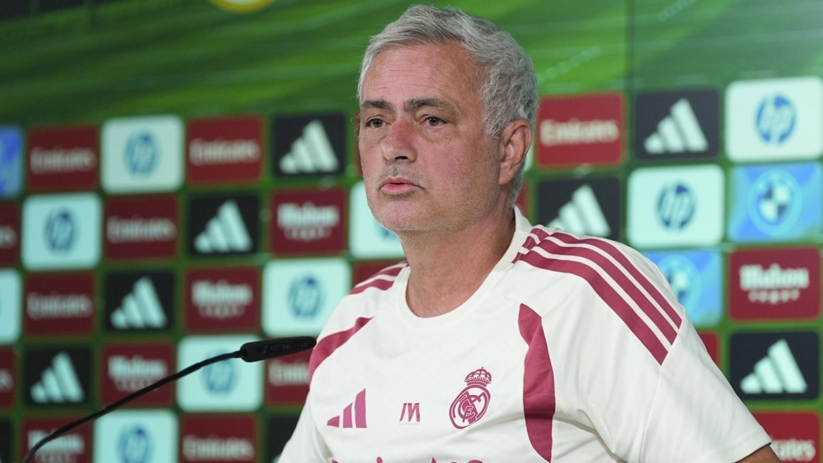 Lunin y Raúl Asencio, señalados como los primeros descartes de Mourinho para enero