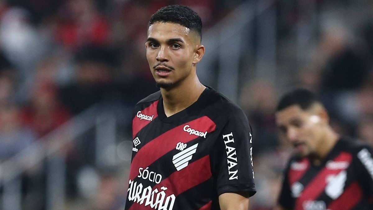 Arthur Dias gana peso en la agenda del Barcelona tras el seguimiento de Deco