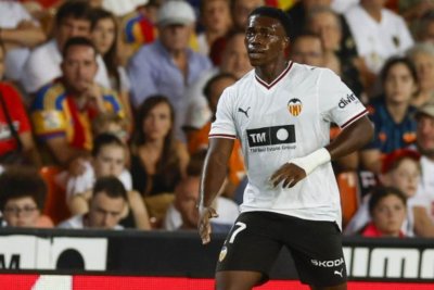 David Otorbi se gana más sitio en el Valencia tras su primer gol con Aguirre