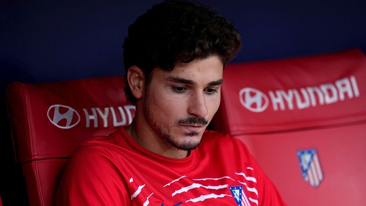 Julián Álvarez se acerca al agente de Rodri tras el intento frustrado de ir al Barcelona