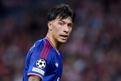 El Barcelona reactiva la vía Lisandro Martínez y estudia incluir a Balde en la operación