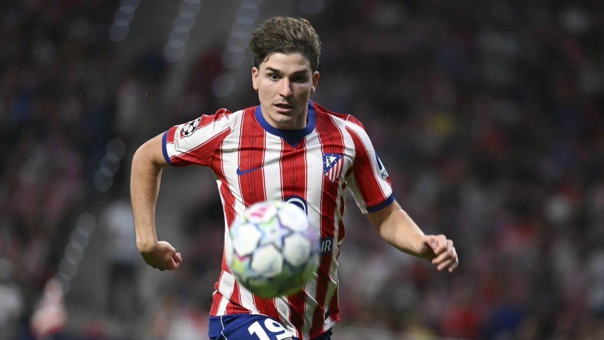 El Barça enfría la opción de Julián Álvarez tras su arranque goleador