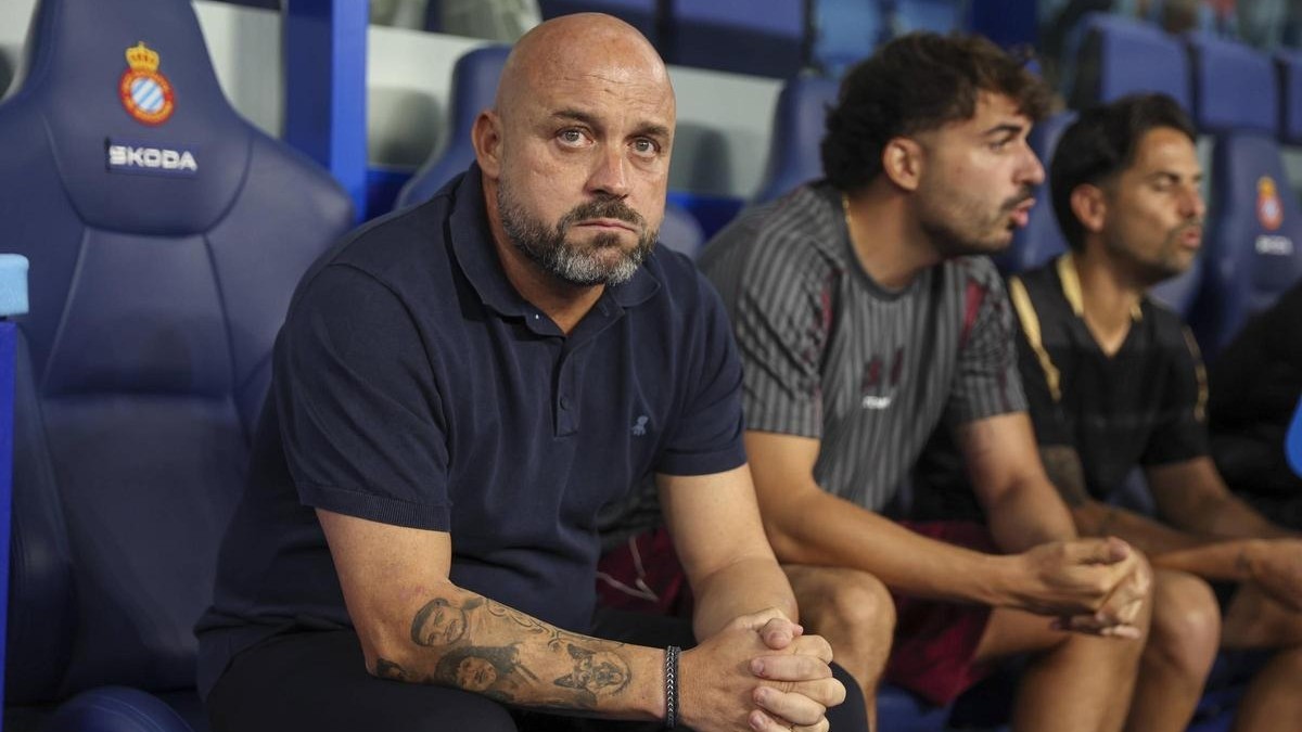 Monchi mantiene la confianza en Manolo González mientras el Espanyol afronta una semana decisiva