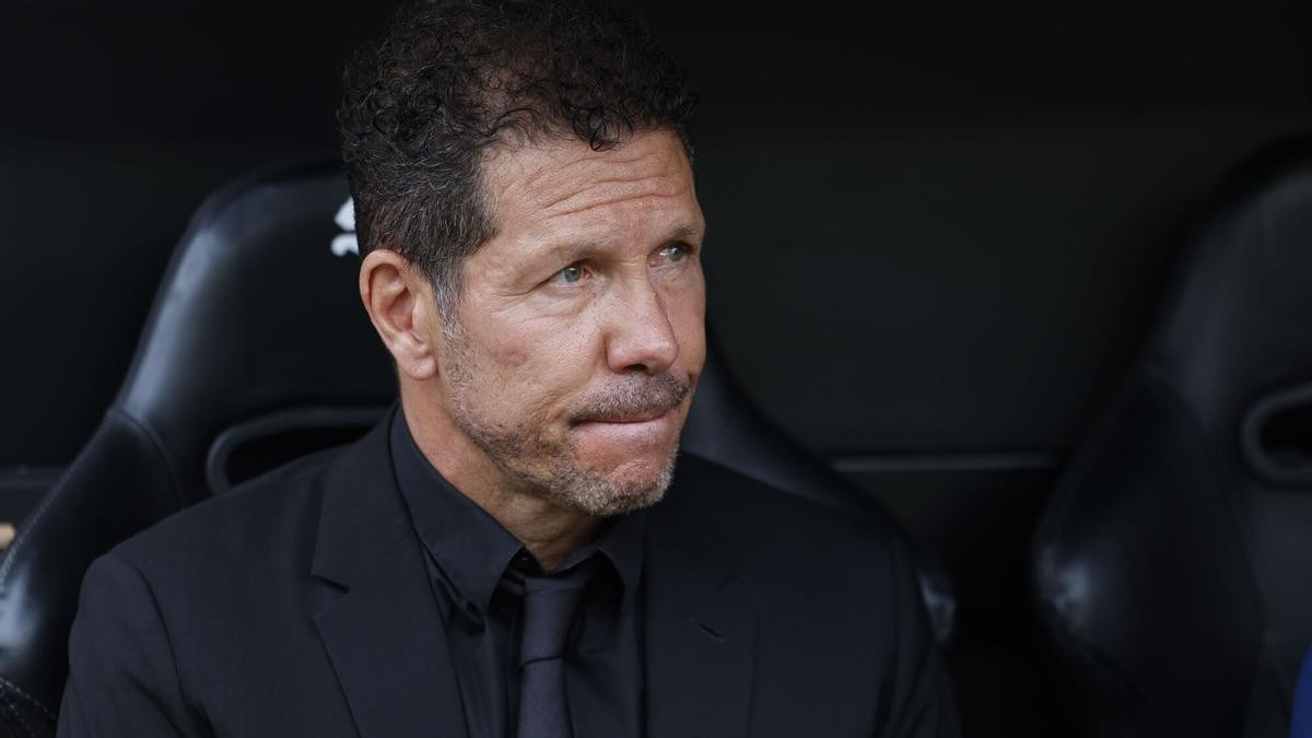 Simeone vuelve a arropar a Julián Álvarez tras su gol y sus disculpas al Atlético