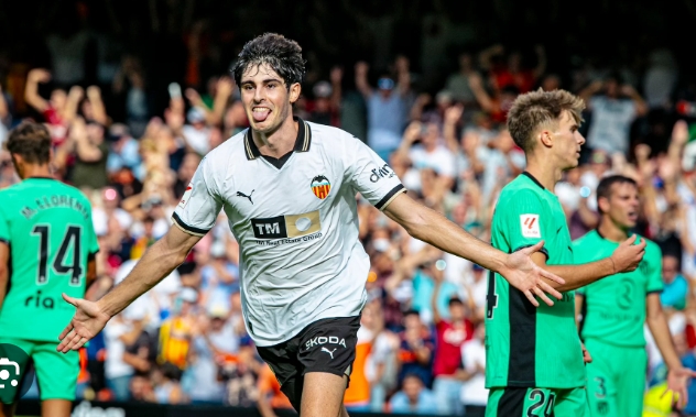 El FC Barcelona sigue de cerca a Javi Guerra