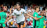 El FC Barcelona sigue de cerca a Javi Guerra