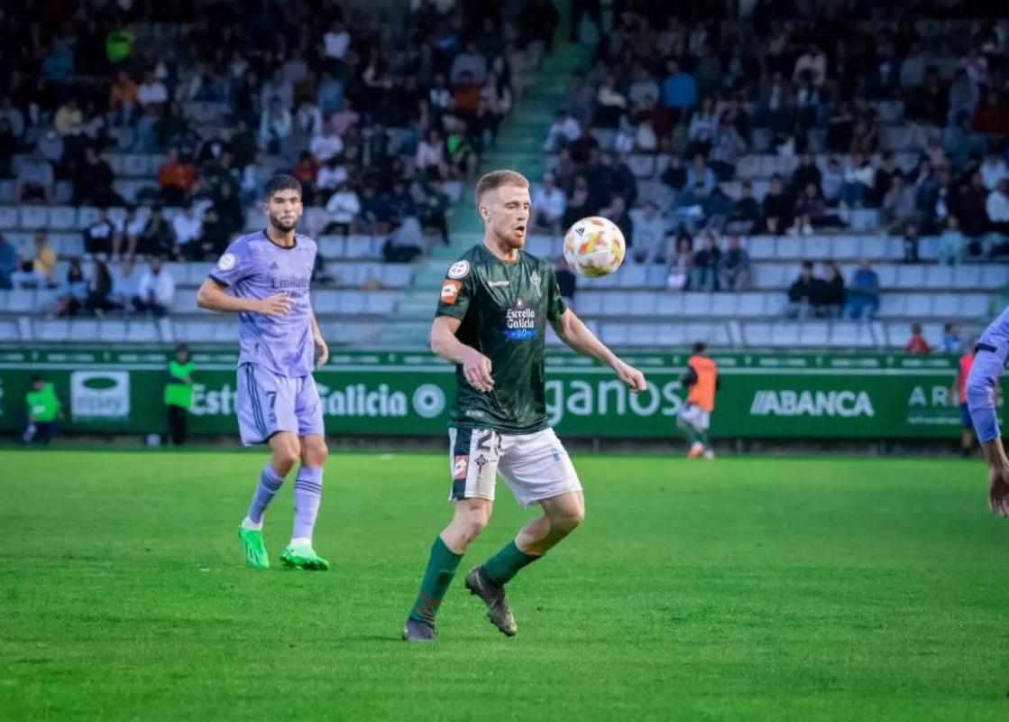 El Alavés lucha por mantener a Carlos Vicente