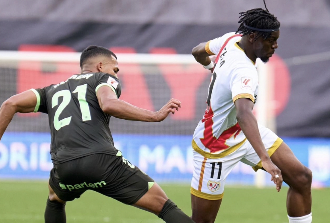 El Rayo Vallecano amplía el contrato de Nteka hasta 2028