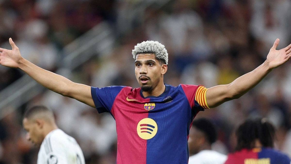 Oferta de 100 millones por Ronald Araujo del Barcelona