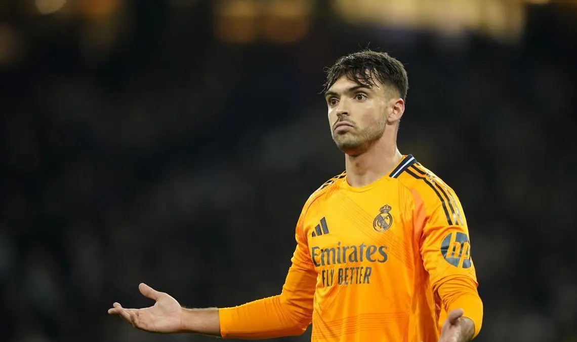 Asencio posterga su extensión con el Real Madrid