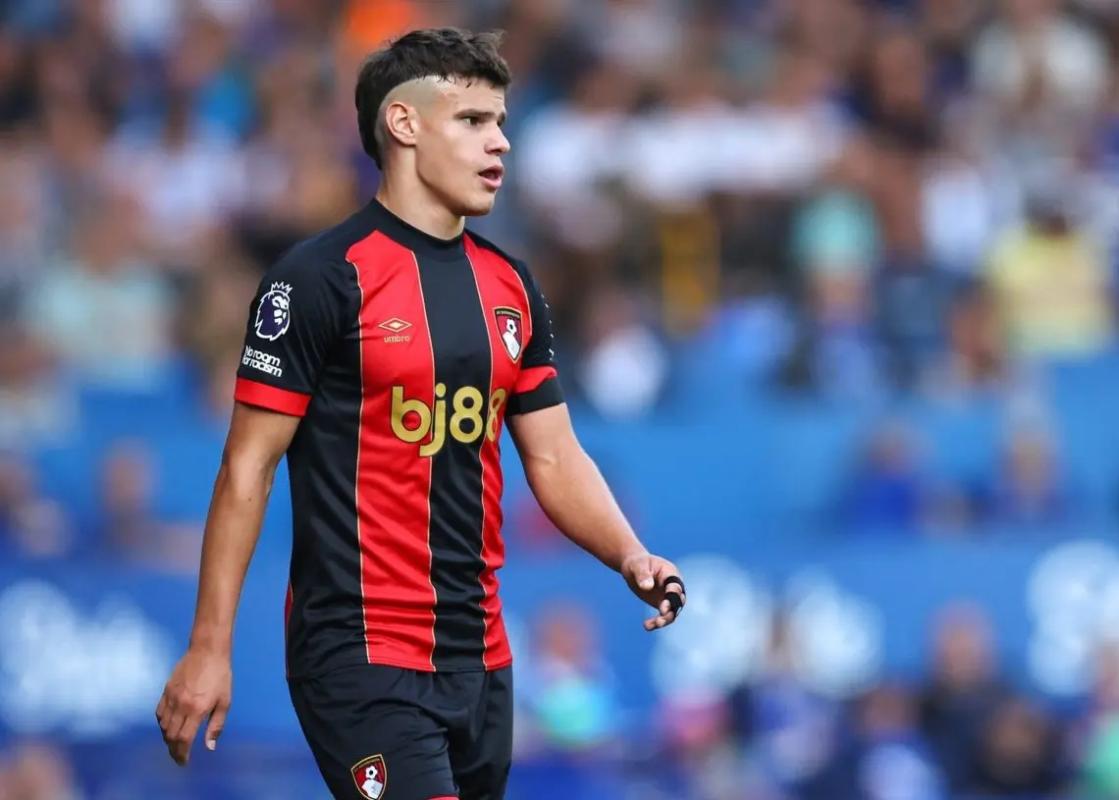 El Real Madrid sigue de cerca a Milos Kerkez