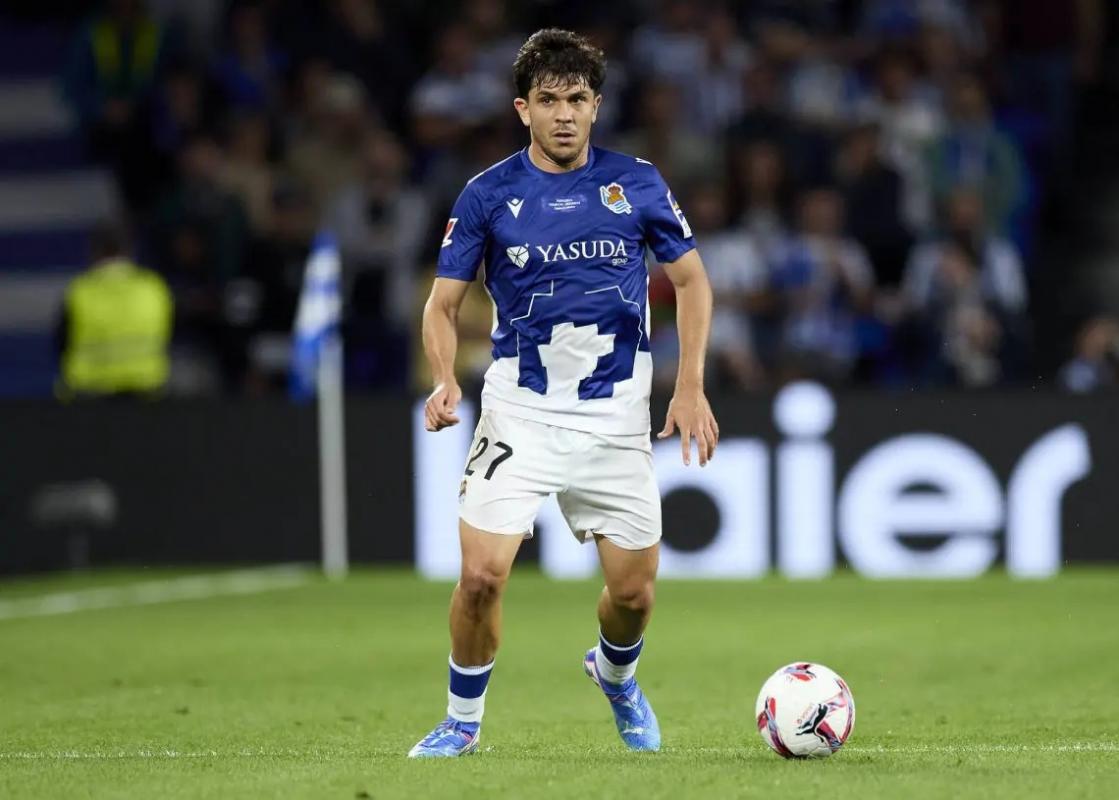 El interés del Aston Villa en Jon Aramburu