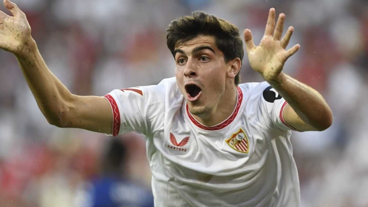 El Sevilla negocia un intercambio estratégico para reforzar su delantera