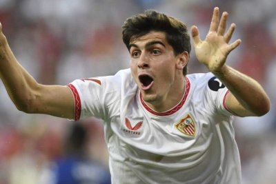 El Sevilla negocia un intercambio estratégico para reforzar su delantera